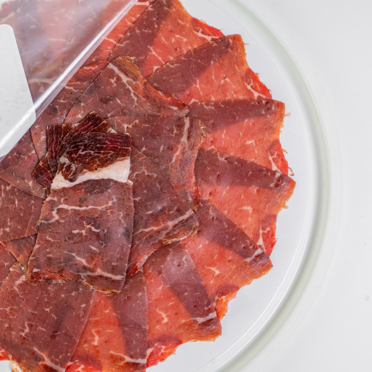 Cecina Black Angus Loncheada Colocada a Mano 2